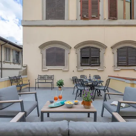 Design With Large Terrace Apartman